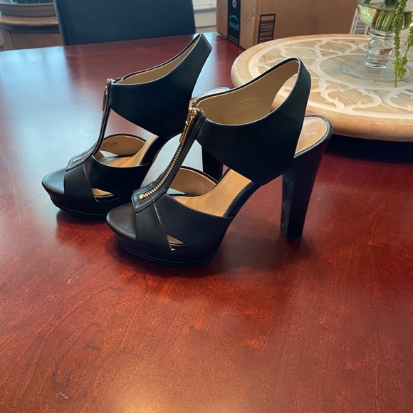 Black Strap Zip Up Michael Kors Heels - Picture 5 of 6